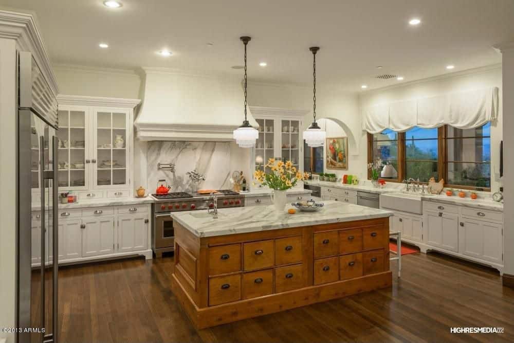 country-kitchen-white-ceiling