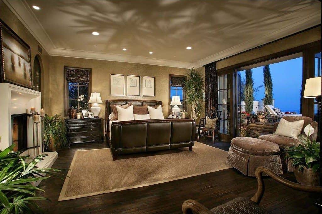 Beautiful Mediterranean style luxury master bedroom