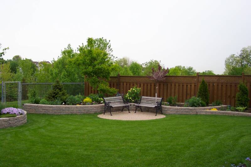 Beautiful landscaping design for smaller backyards
