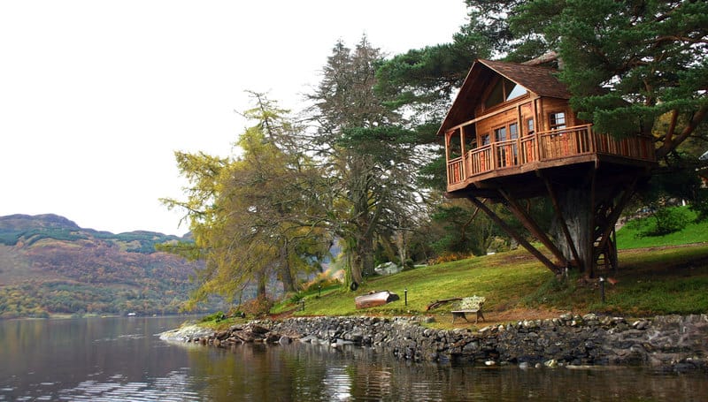 tree house by the lake