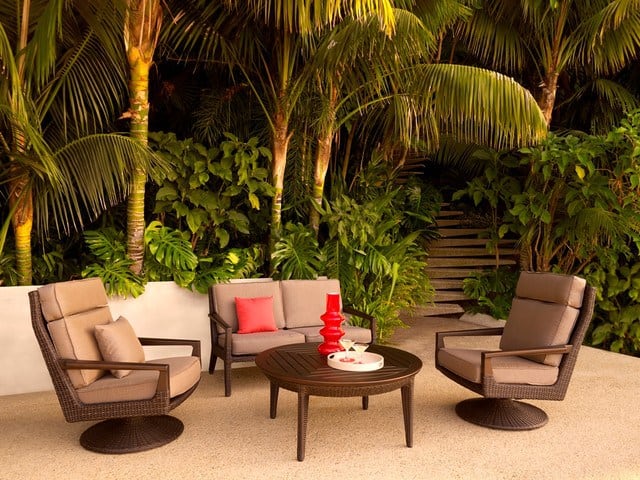 Tropical style back yard patio
