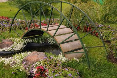 crazy arched bridge design for garden
