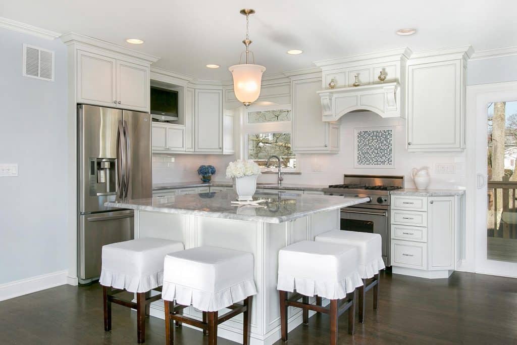 white kitchen cabinets with silestone countetops