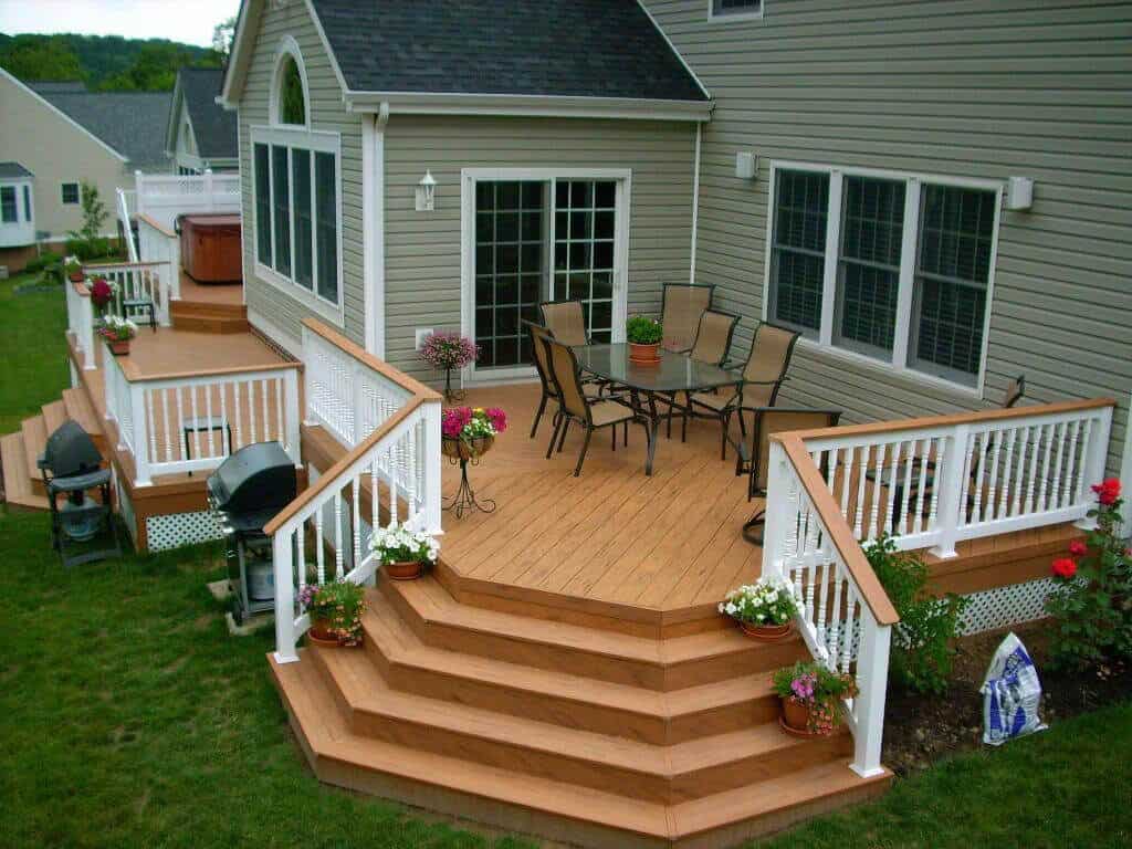 Beautiful stained deck with custom railings