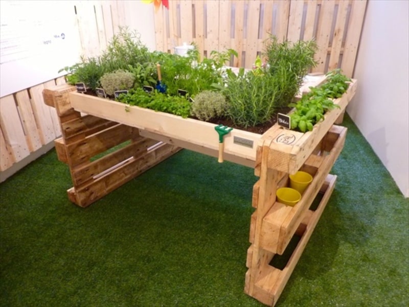 outdoor-fun-with-kids-garden made of reclaimed pallets