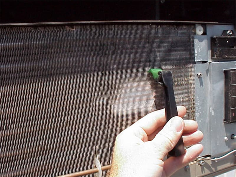 clean air conditioner with fin comb