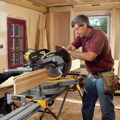 What's the difference between a sliding and a compound miter saw